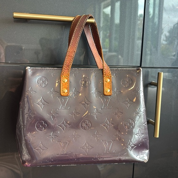 Louis Vuitton Reade Patent Leather Vernis Handbag Purple - Picture 4 of 16